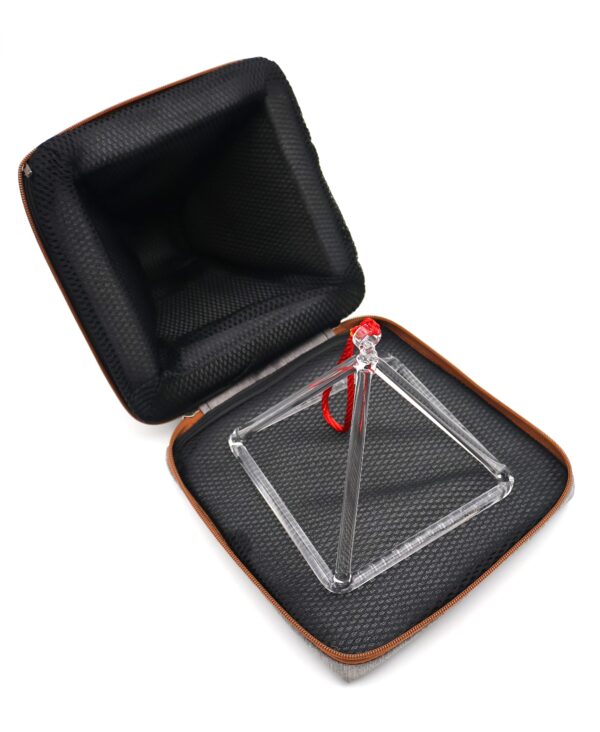 Pyramide de cristal